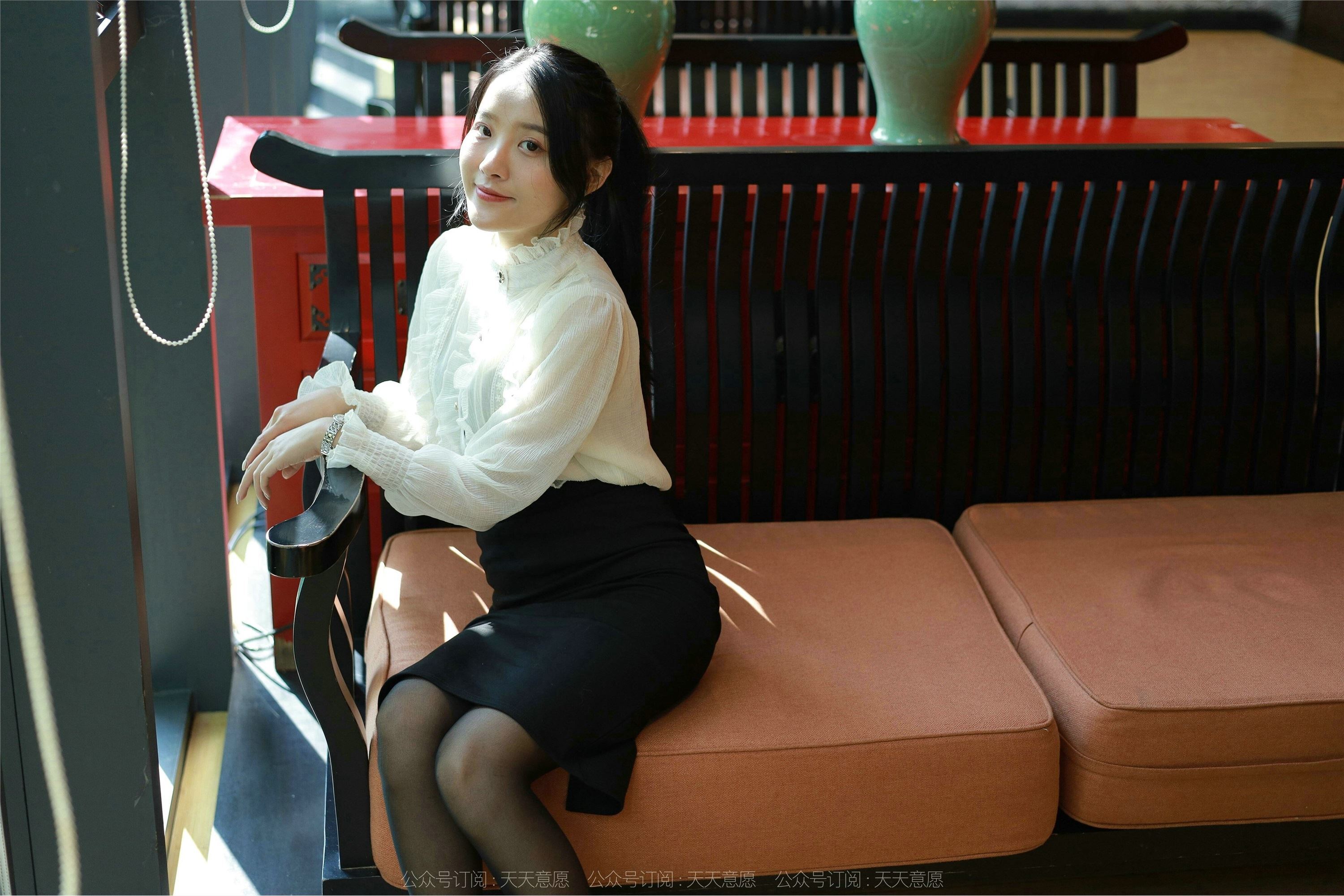 IESS异思趣向  2022.03.02 丝享家1017：婉萍《黑丝咖啡》